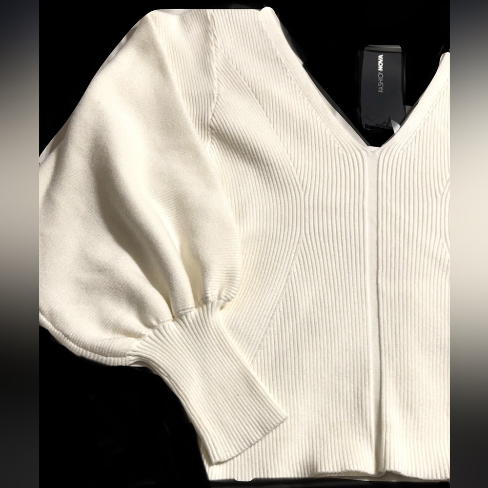 🆕🦋FASHION NOVA DREAM LOVER Deep V-Neck Sweater🦋 - Picture 6 of 14